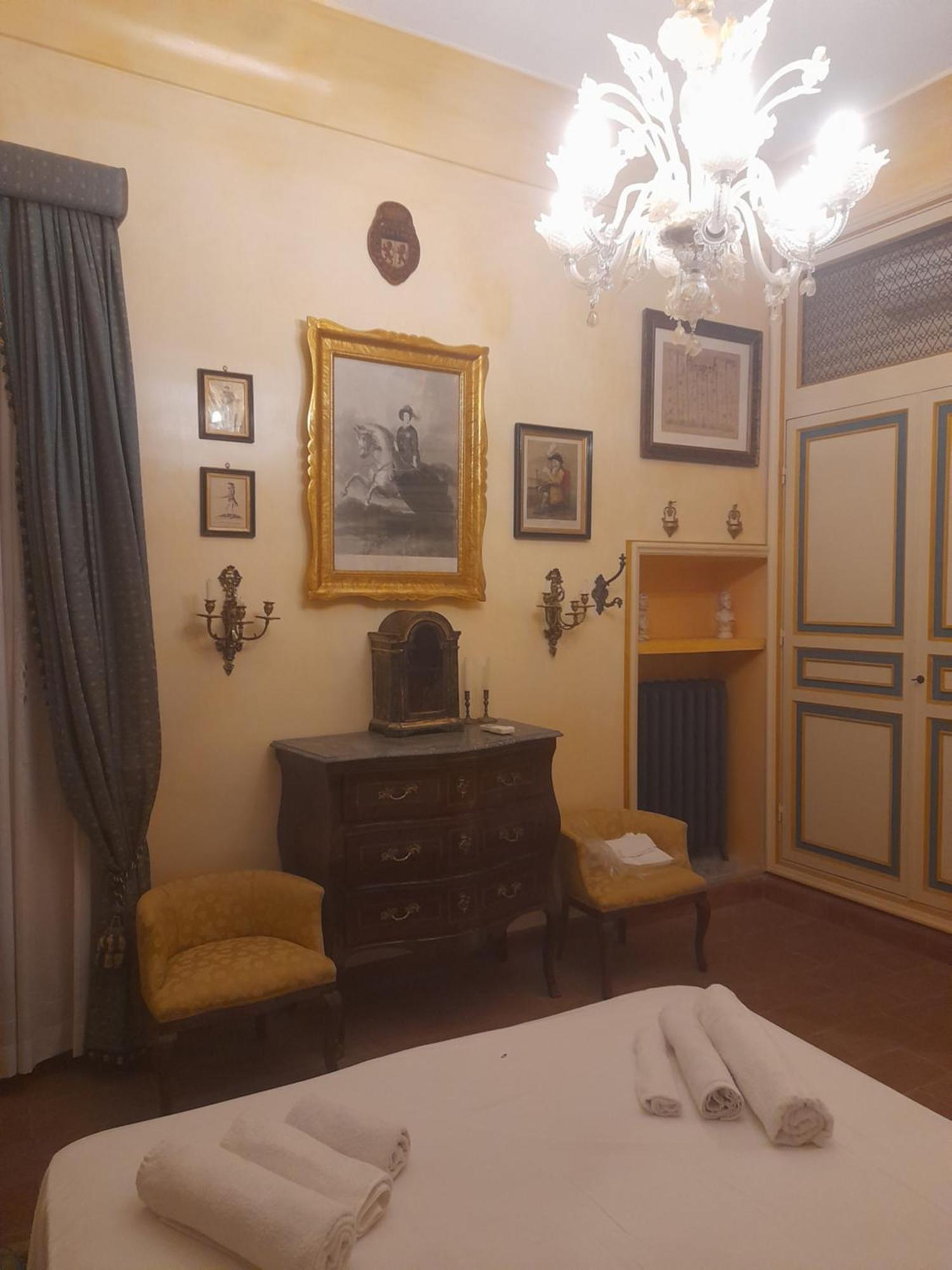 Principe Di Castelnuovo Historical Acomodação com café da manhã  *