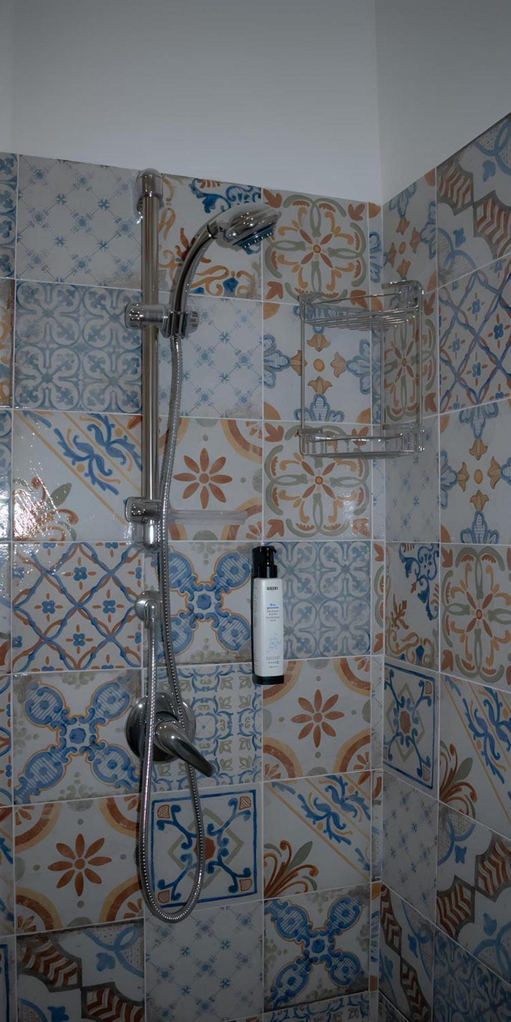 'ni Mia Apartment