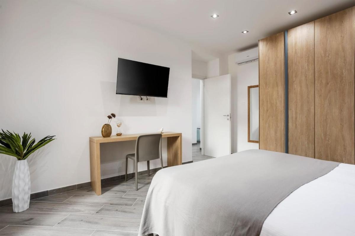 Apartment Erasmo Luxury ,centro Storico *