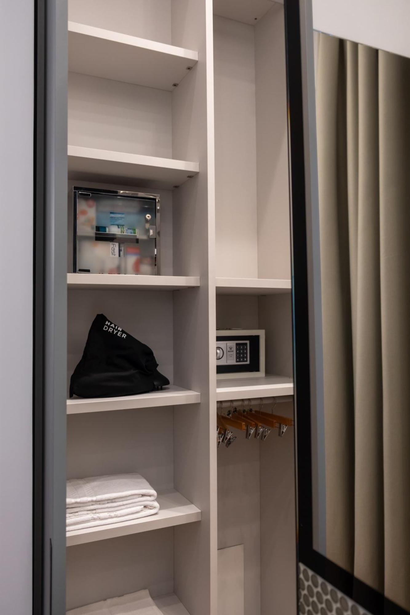 G Cave 125 Boutique *