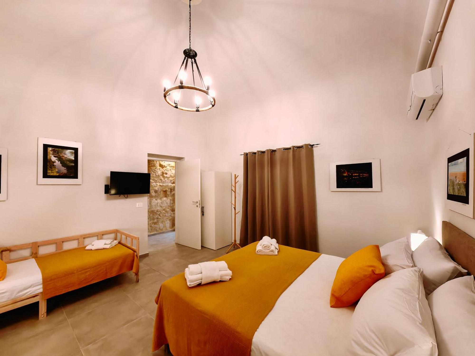 61, Urban Oasis With Mini Pool And Courtyard Apartment *