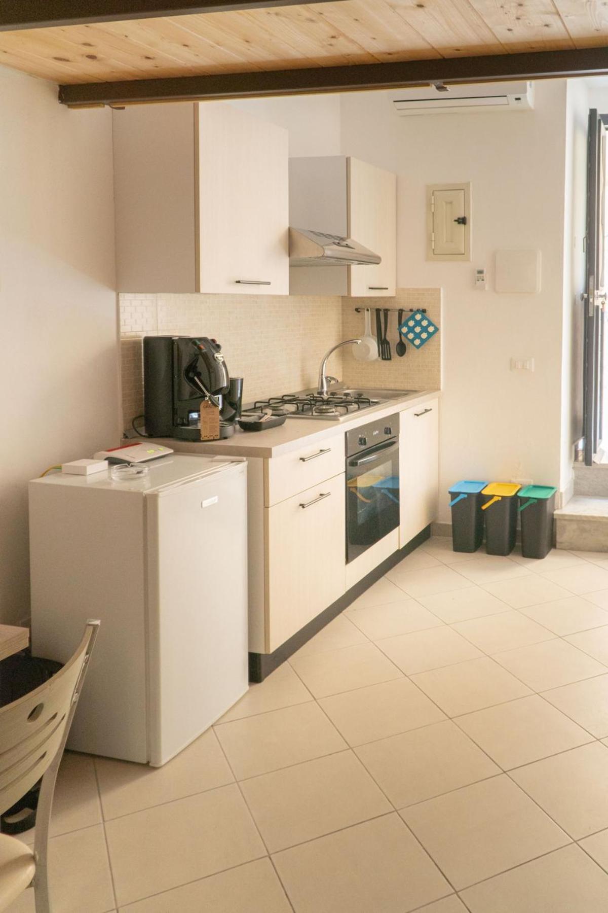 Note Al Massimo Maqueda Cozy Corner Apartment Palermo