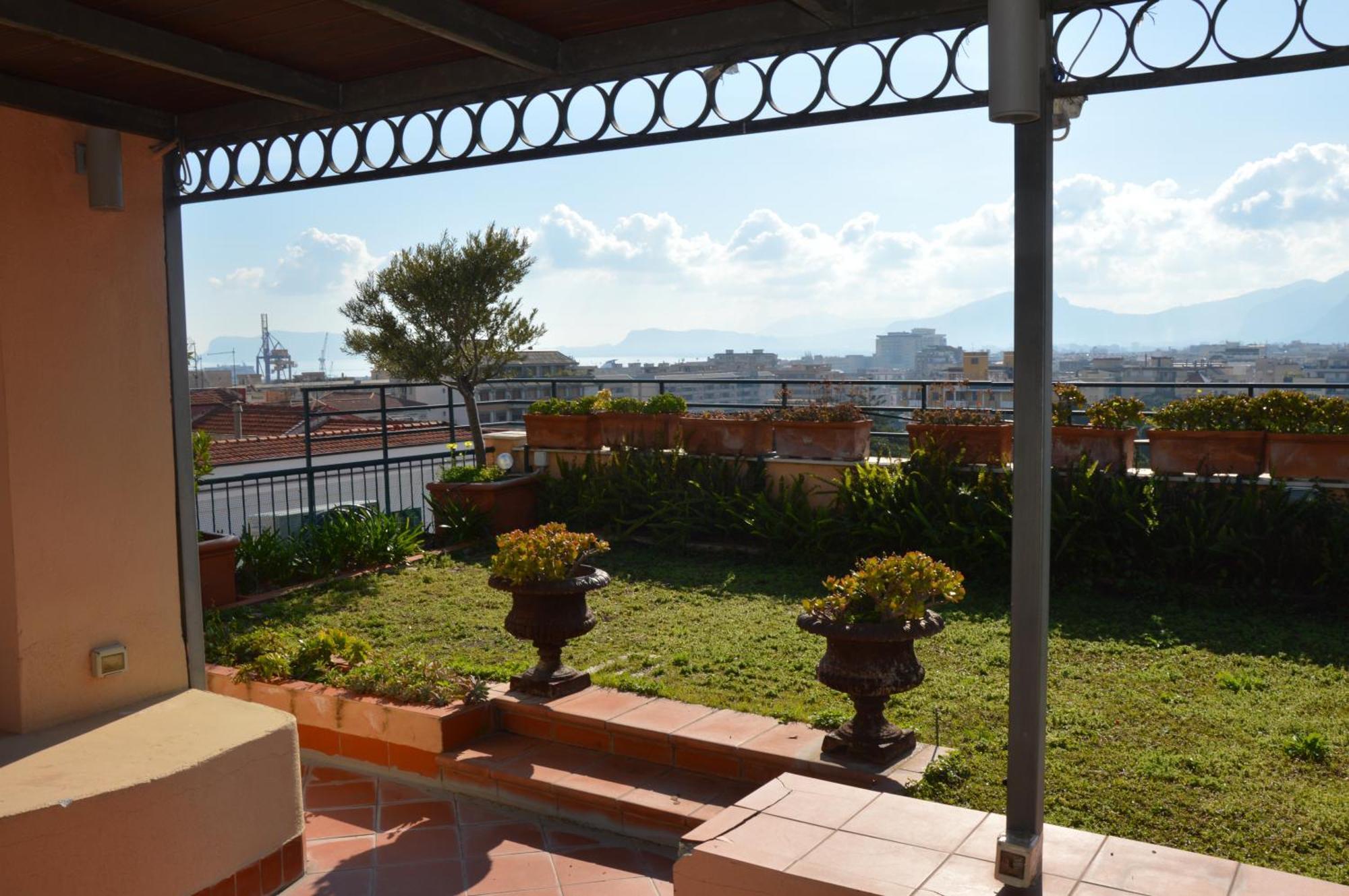 Con Vista Apartment Palermo