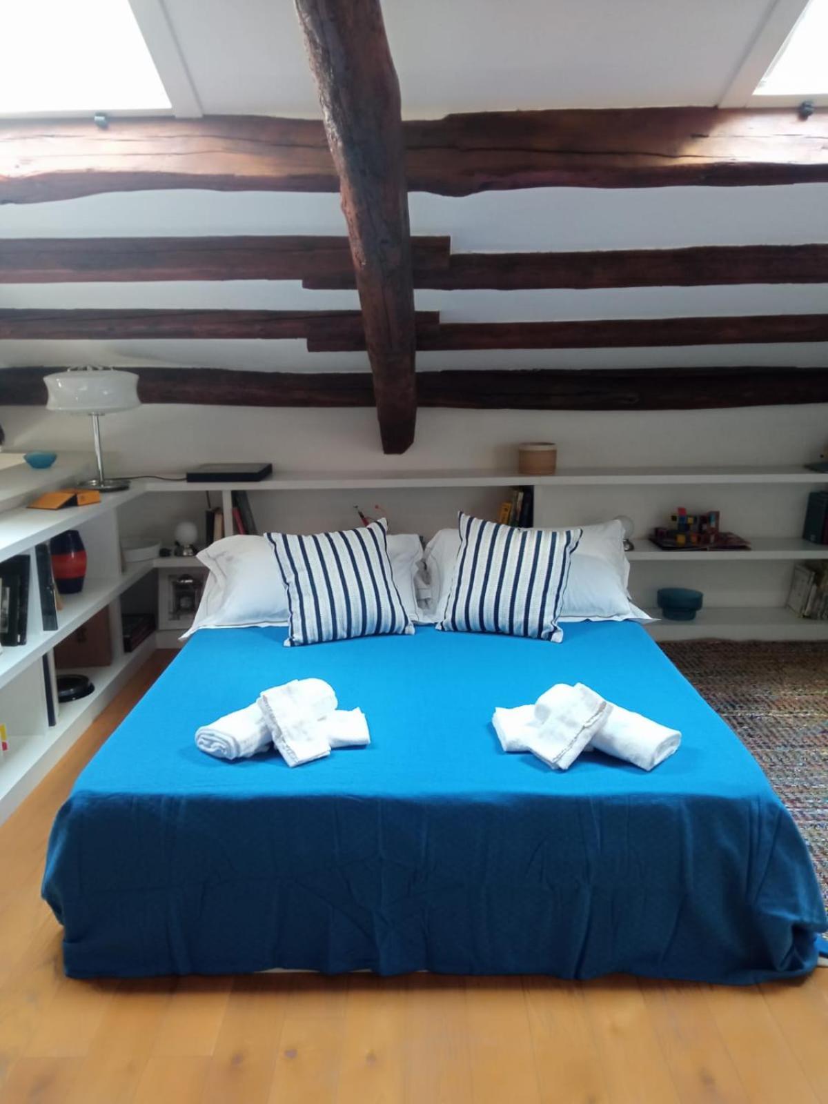 Adenzia Apartment
