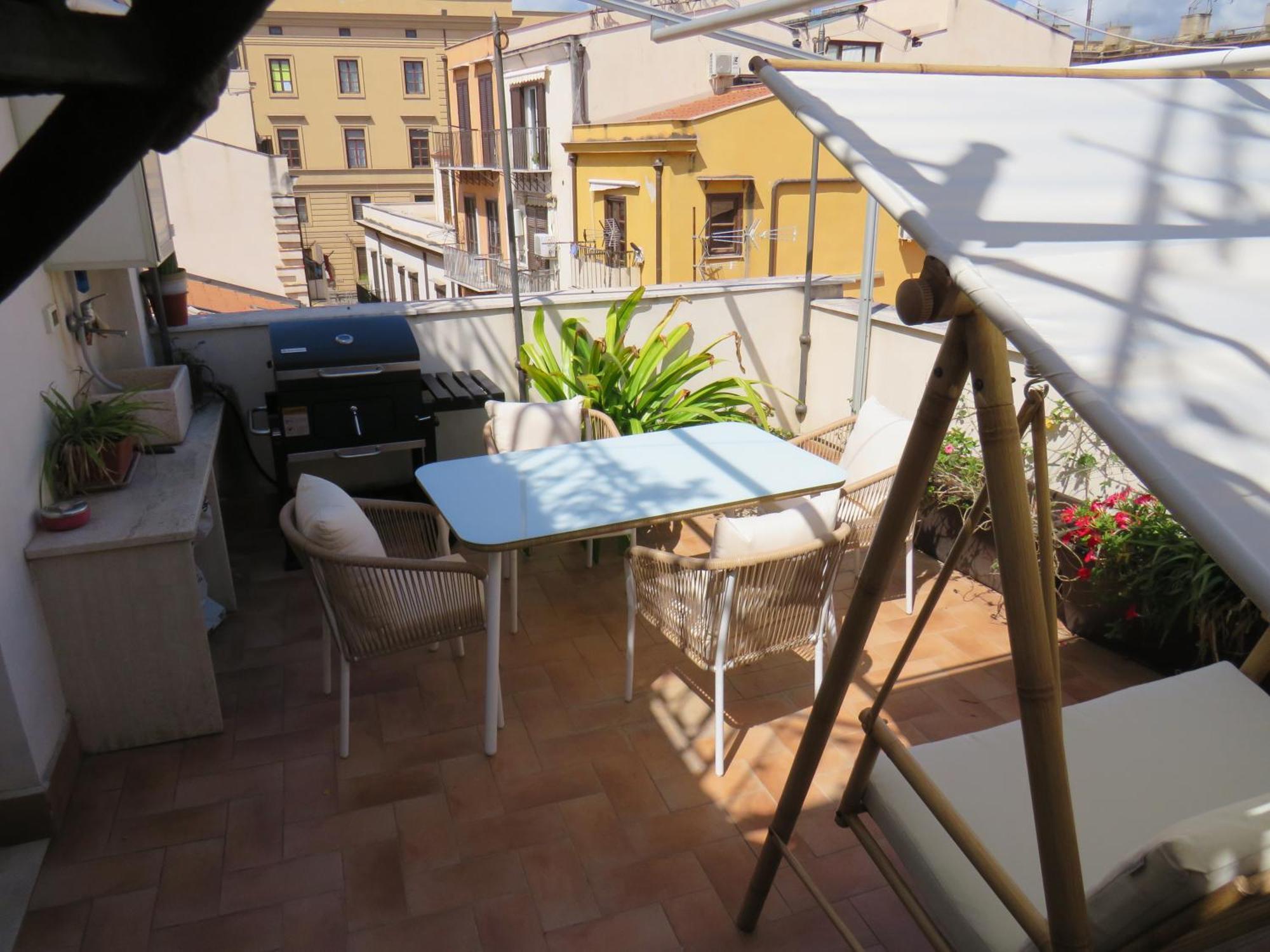 Apartment Sunny Loft With Terrace And Jacuzzi In The Centre