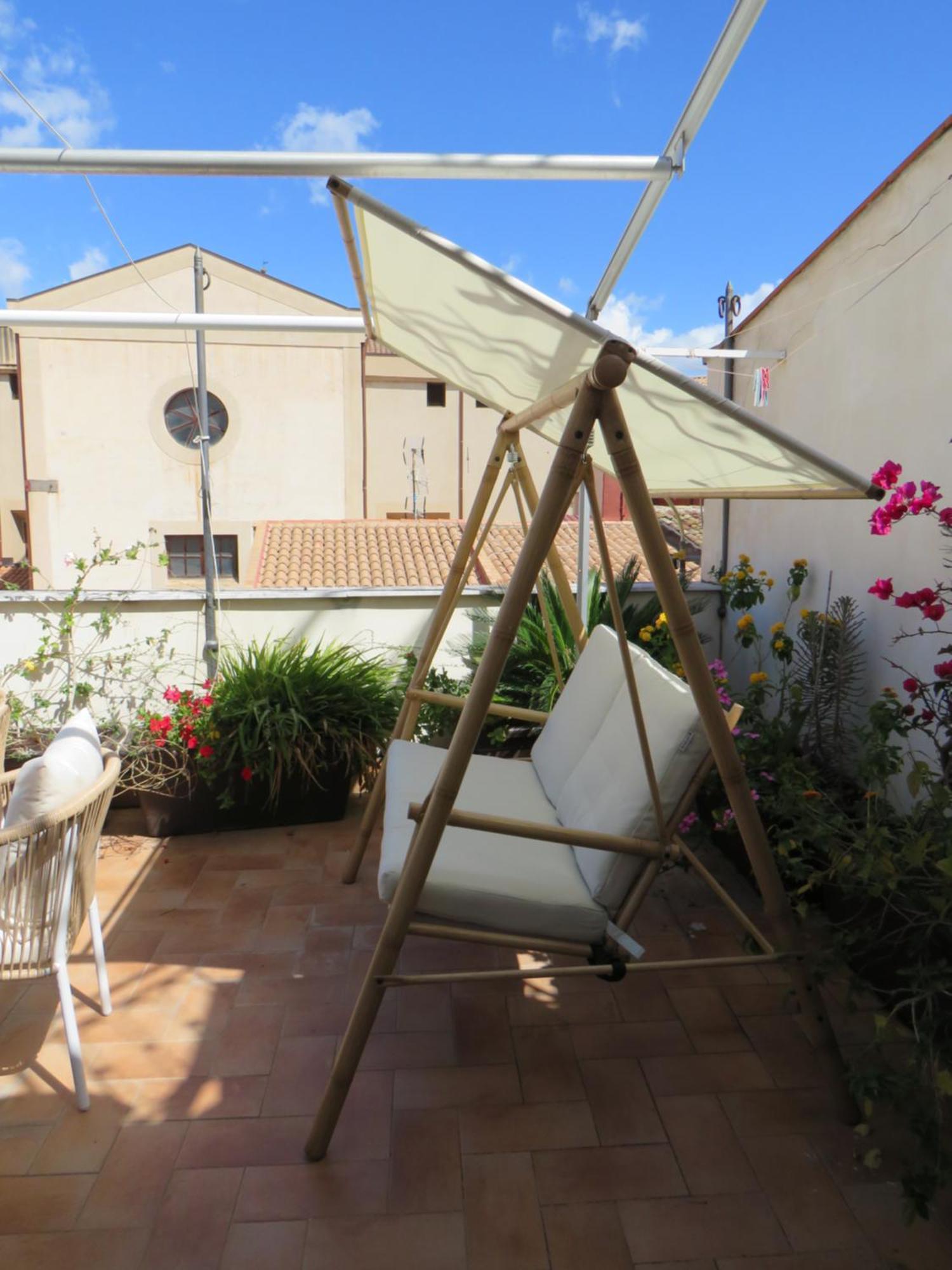 Sunny Loft With Terrace And Jacuzzi In The Centre
