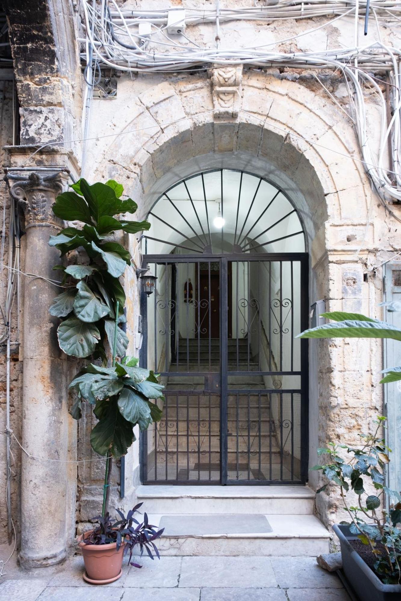 Sopra I Tetti Di Ballaro * Palermo