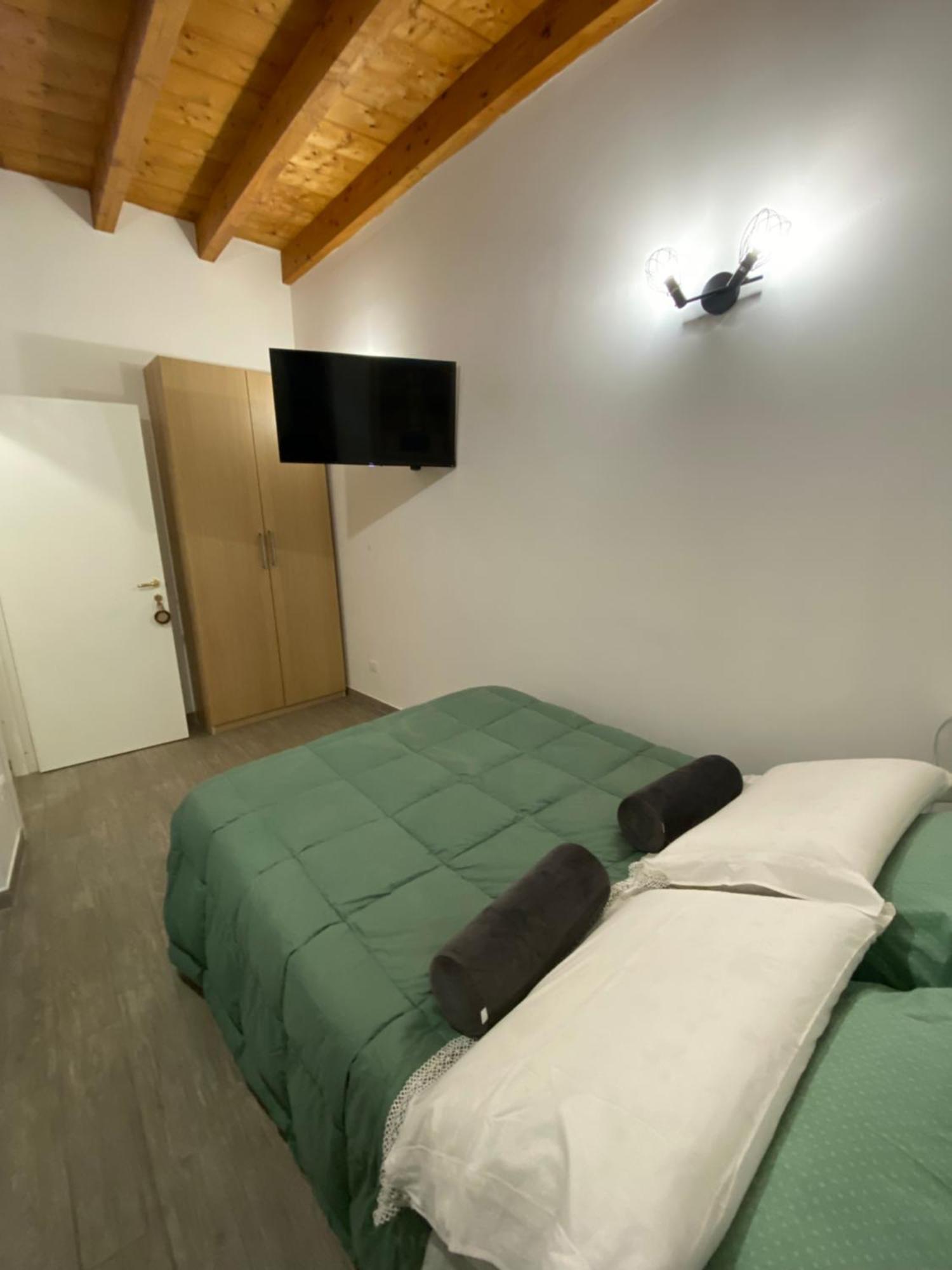 Apartment White House Theater Massimo Palermo