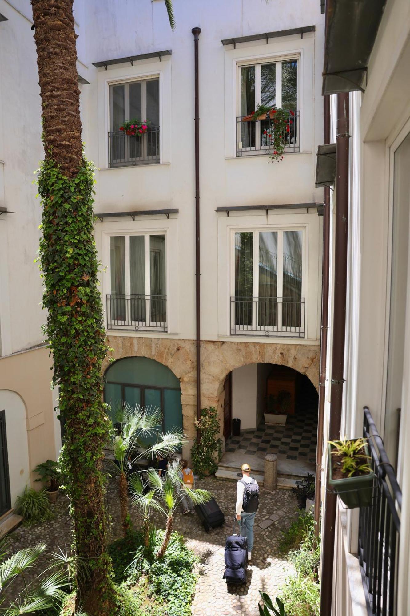 Maria's Magione, In Centro Apartment