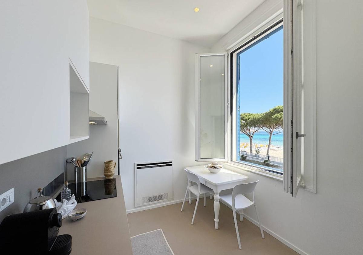 Solemar Sicilia - Regina Elena Villa *