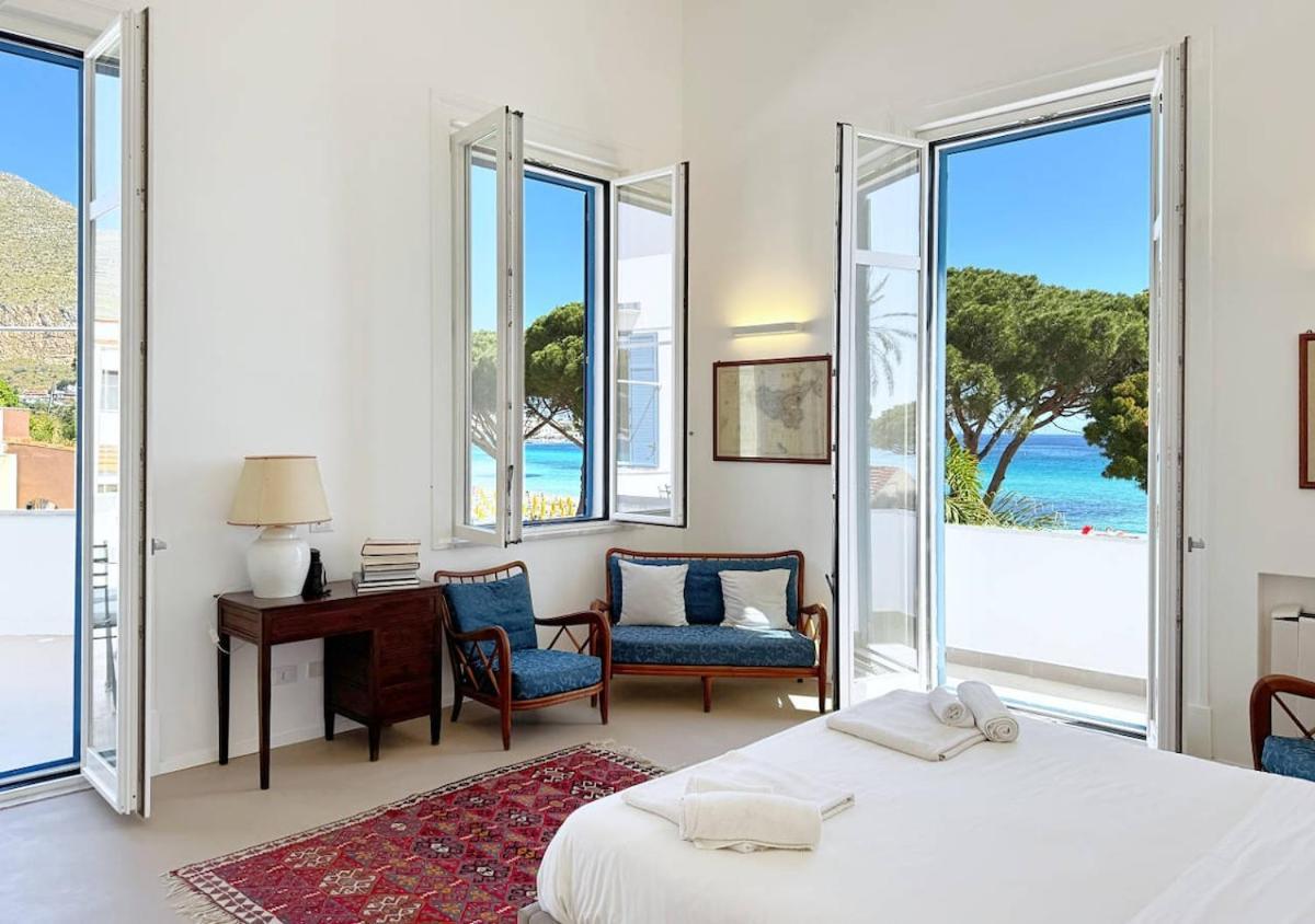 Solemar Sicilia - Regina Elena Villa *