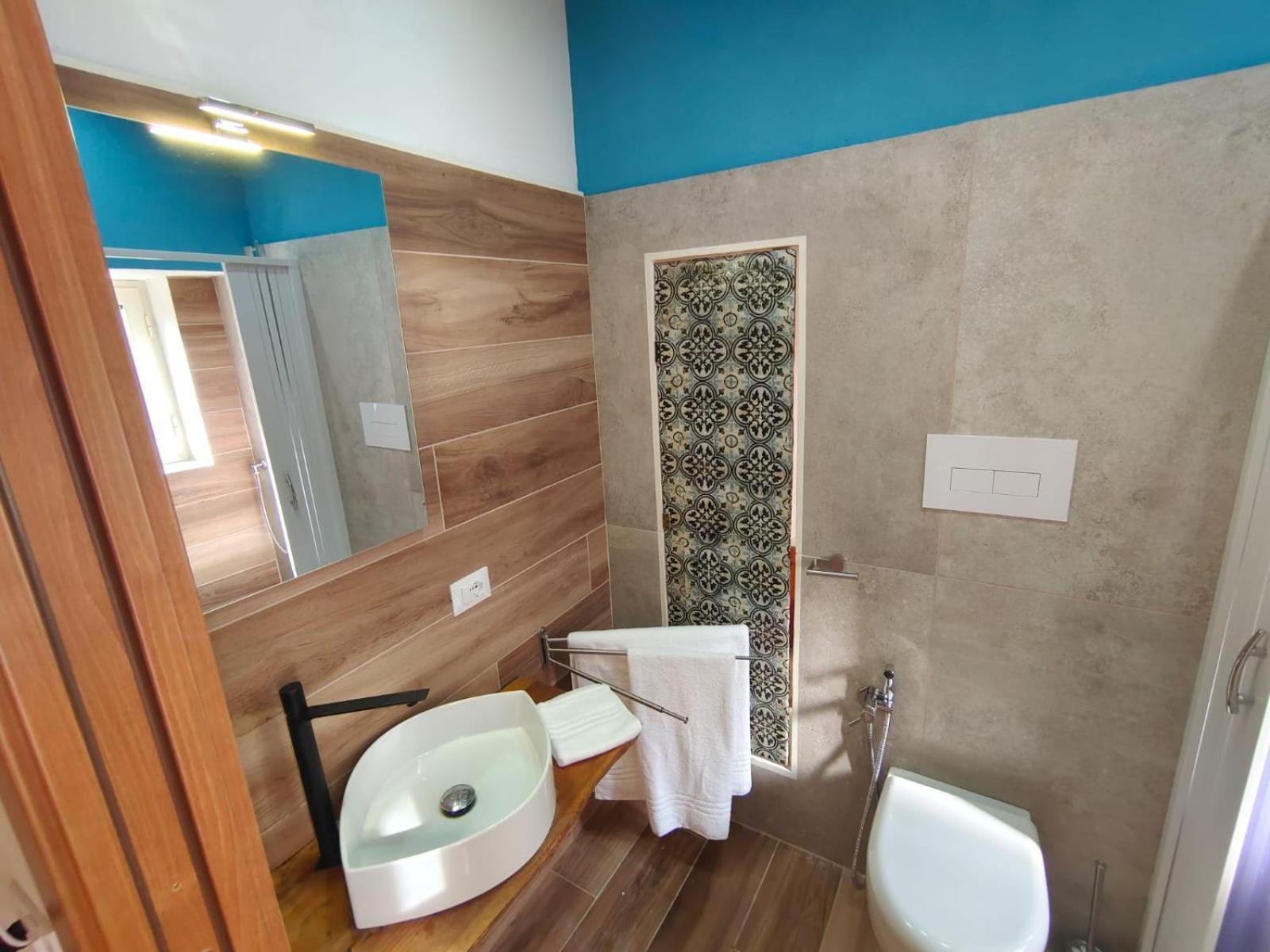 Apartment Atypical