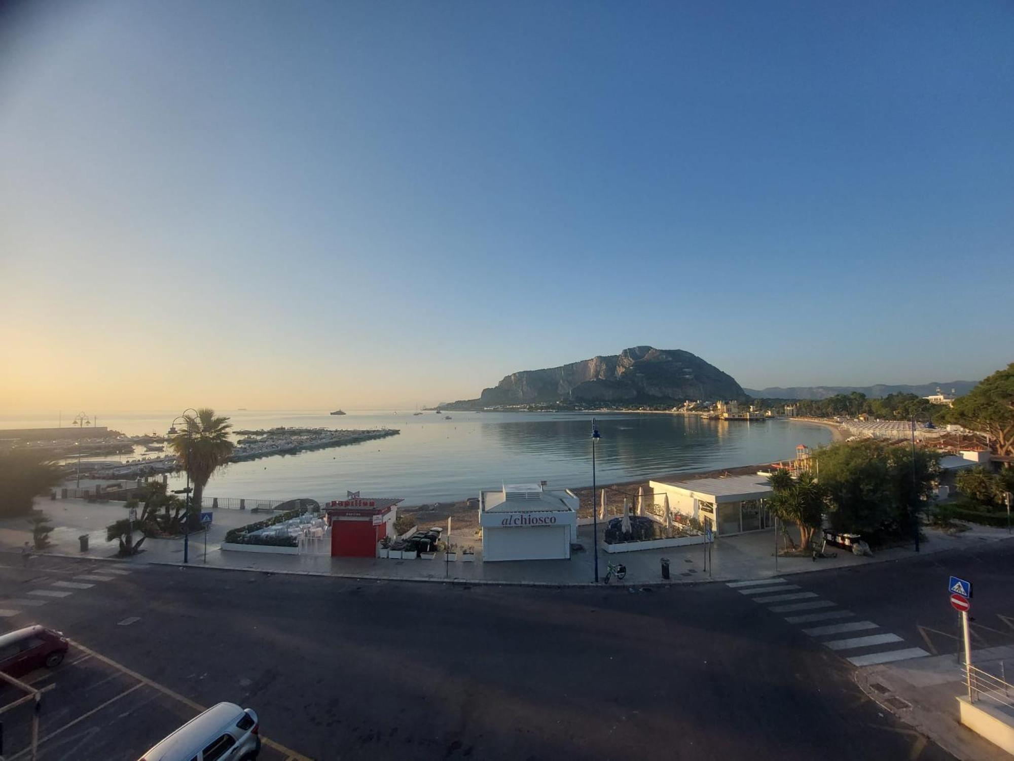 Front Bliss Mondello *