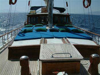 Botel Boat And Breakfast Palermo