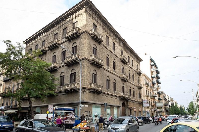 Basile, Palazzo Renda Apartment *