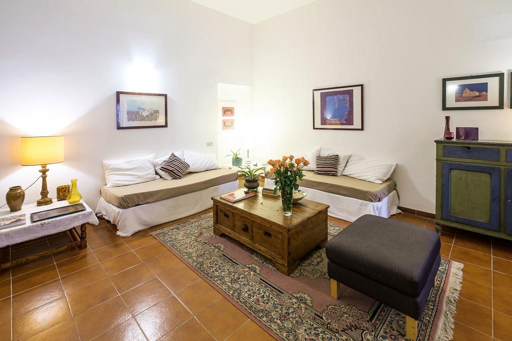 Apartment At Kalsa Quiet Flowered Terrace! Free Parking! Ideal For Remote Working! Palermo