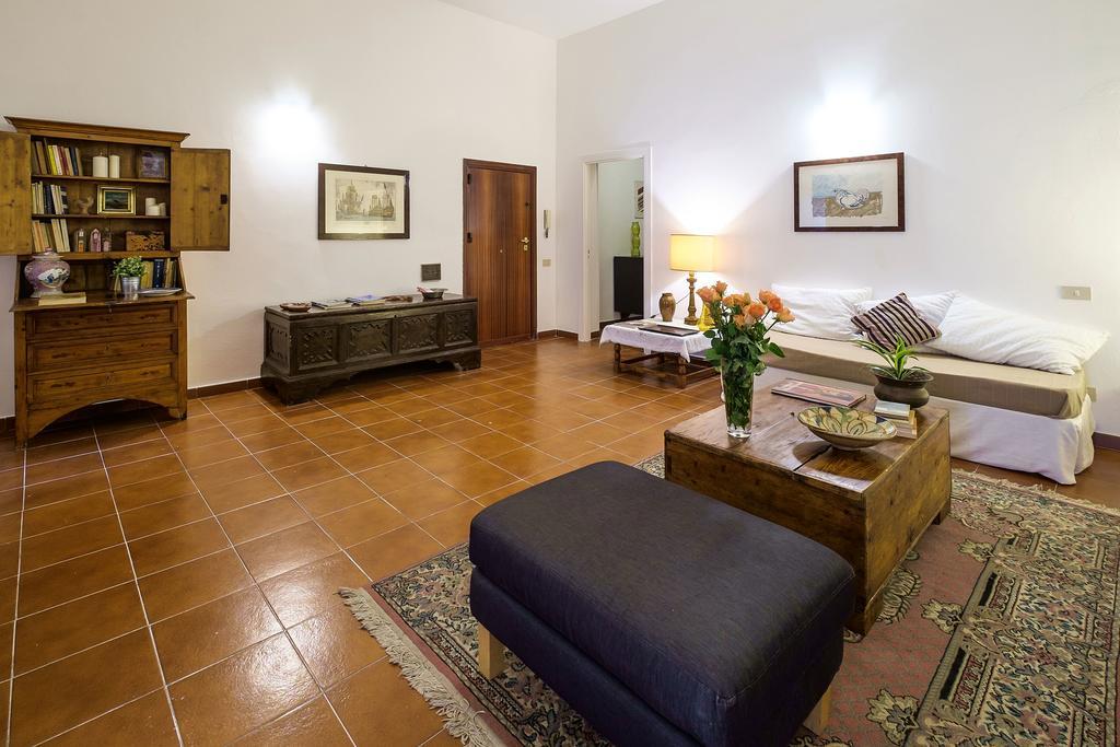 At Kalsa Quiet Flowered Terrace! Free Parking! Ideal For Remote Working! Palermo