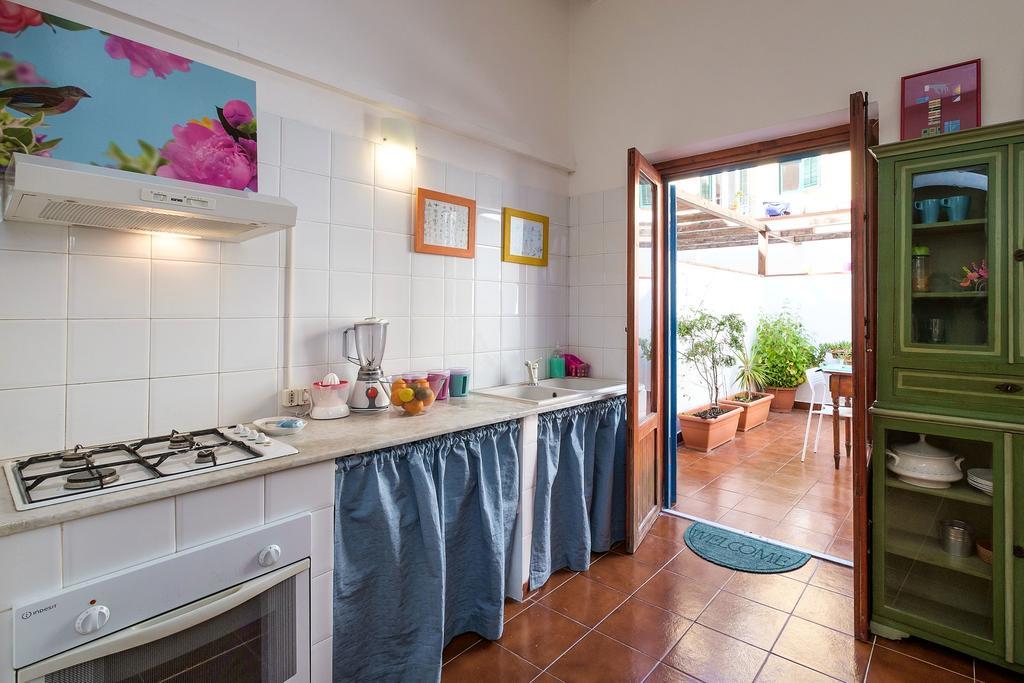 Apartment At Kalsa Quiet Flowered Terrace! Free Parking! Ideal For Remote Working! Palermo