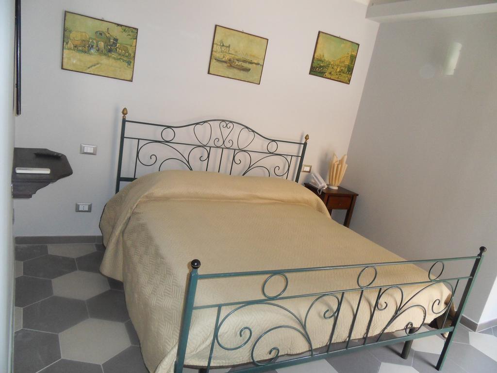 Archimede Casa Vacanze Six Holiday home Palermo