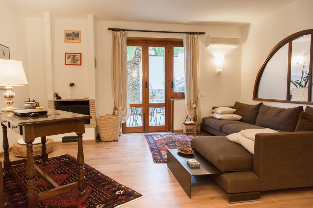 Al Colle Dei Principi Apartment *
