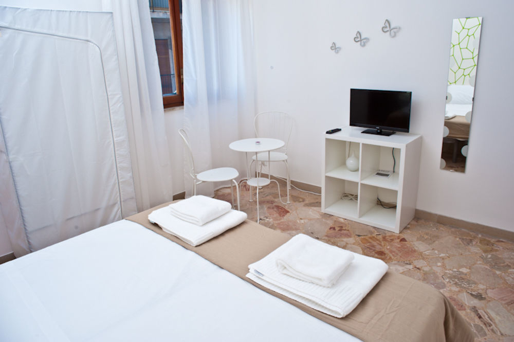 Papillon Guest house 2*