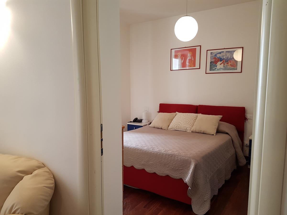 Bed & Parking * Palermo