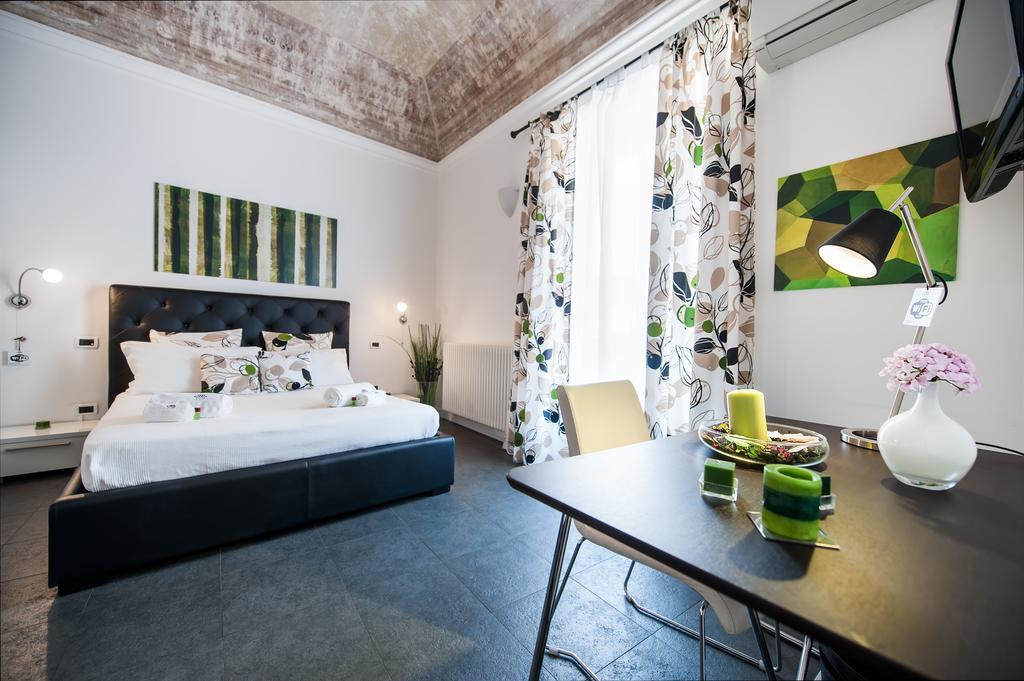 Bed & Breakfast White