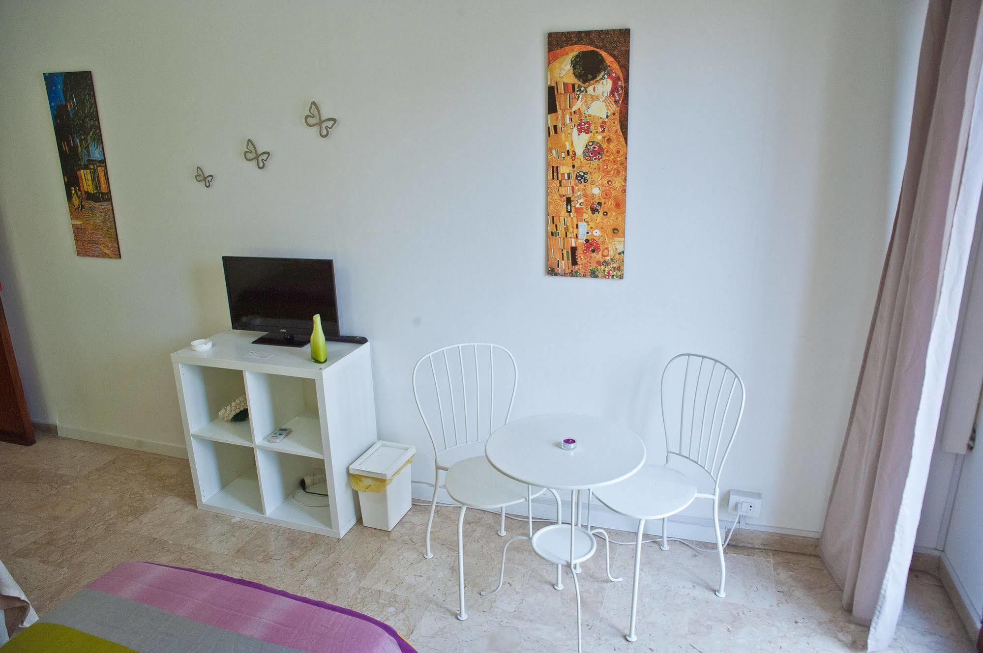 Papillon Guest house 2*