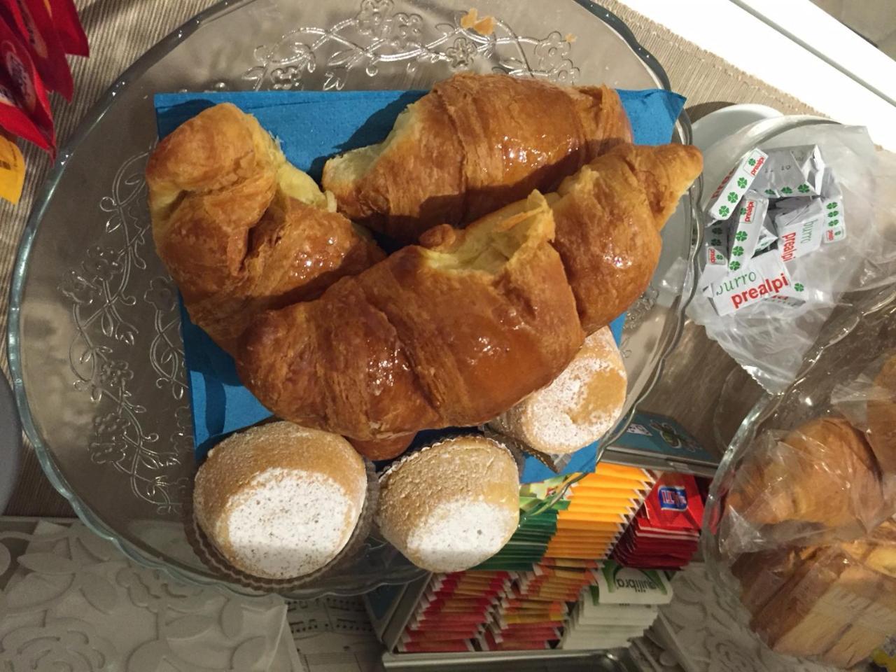 L'opera Buffa Acomodação com café da manhã  2*