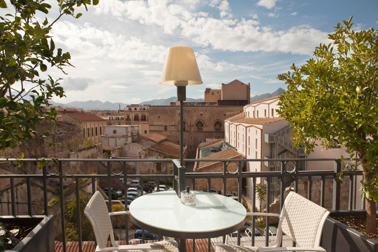 Porta Felice & Hotel Palermo