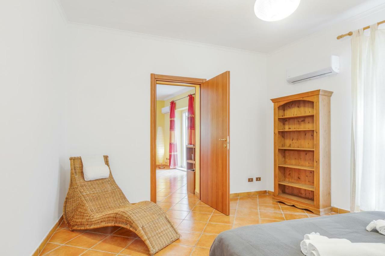 Apartment Maqueda Balcony *
