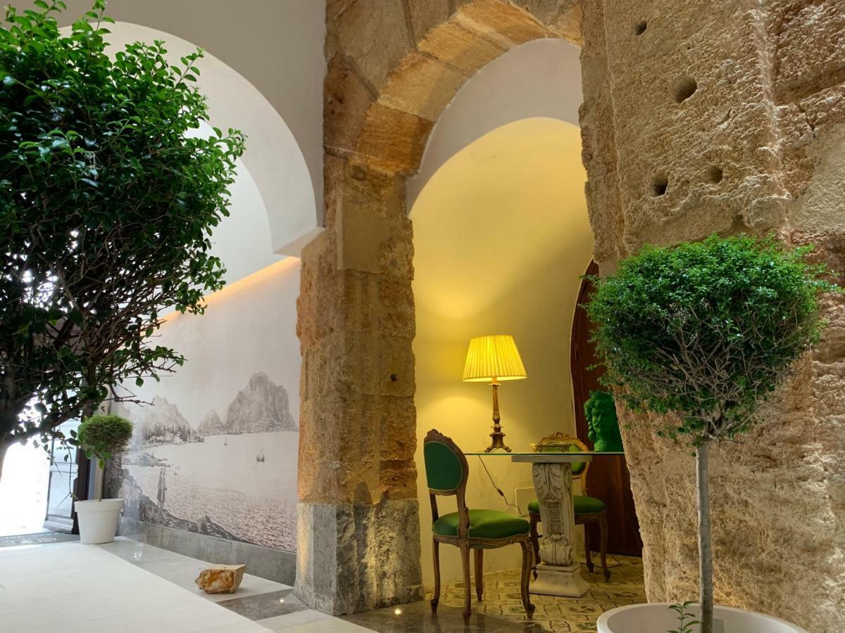Affittacamere Palazzo Del Poeta - Dimora Contemporanea 2*