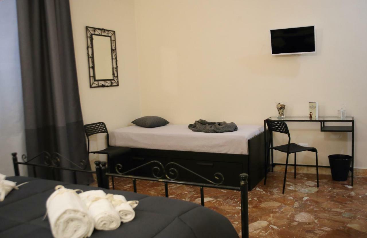 Mantegna Guest house 2*