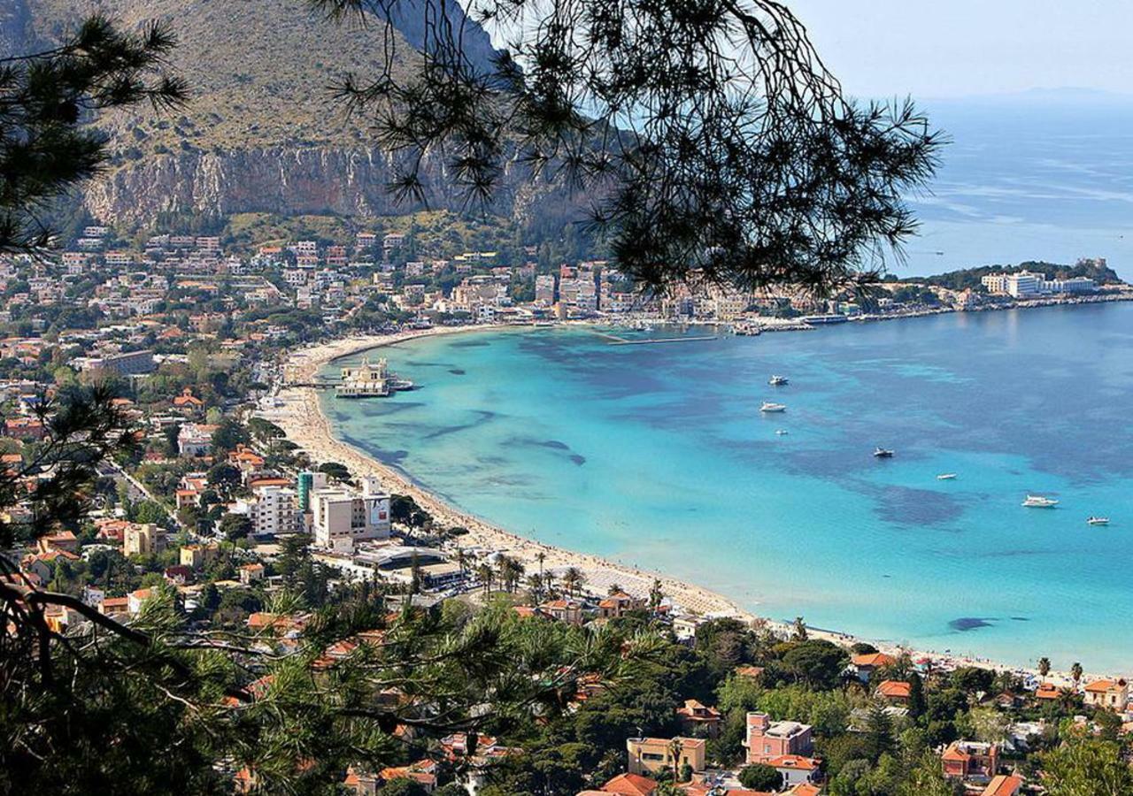 Homestay La Favorita - Ben Collegato Con L'aeroporto, La Di Mondello E Il Centro Citta Palermo