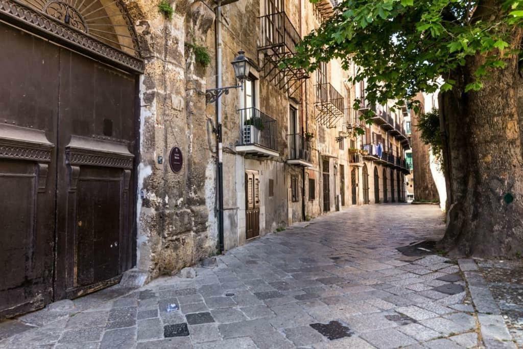 At Kalsa Quiet Flowered Terrace! Free Parking! Ideal For Remote Working! Apartment