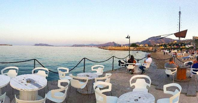 At Kalsa Quiet Flowered Terrace! Free Parking! Ideal For Remote Working! *