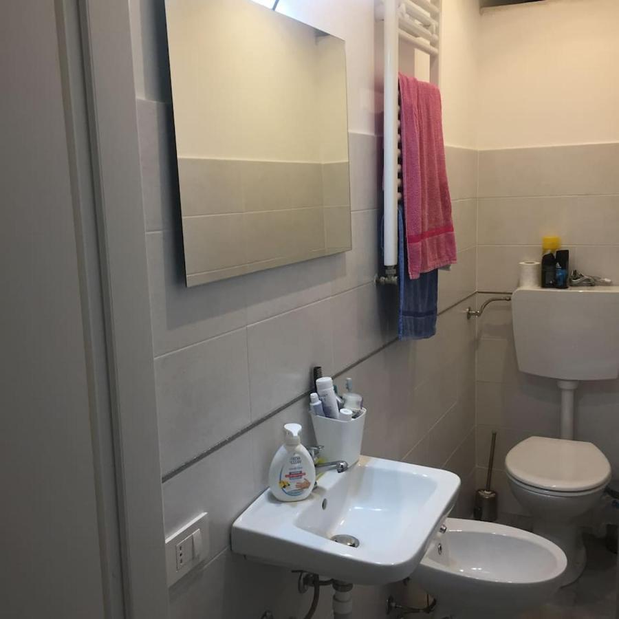 White Home. Casa Relax, Piscina, Free Wi-fi & Posto Auto. Ferienhaus
