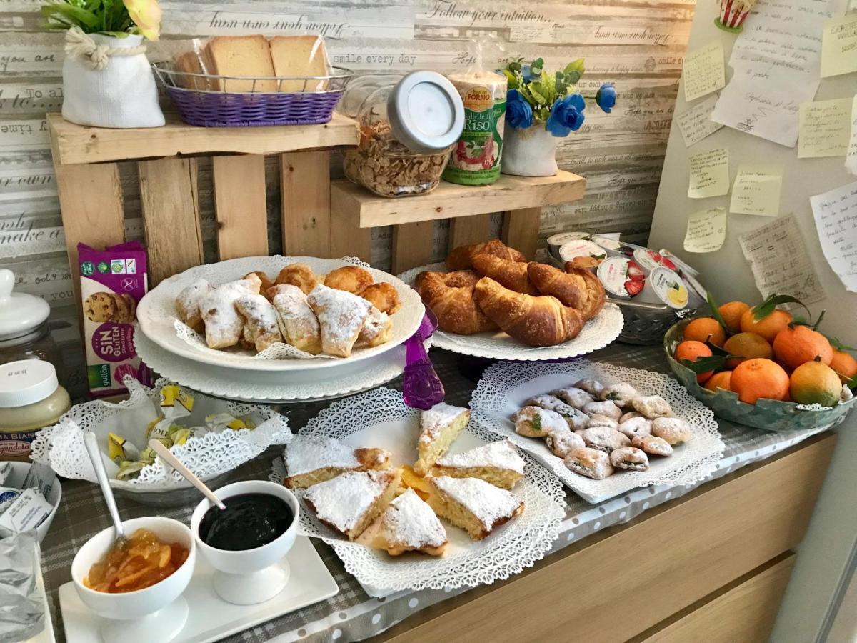 Bed & Breakfast Bb Politeama 30 *