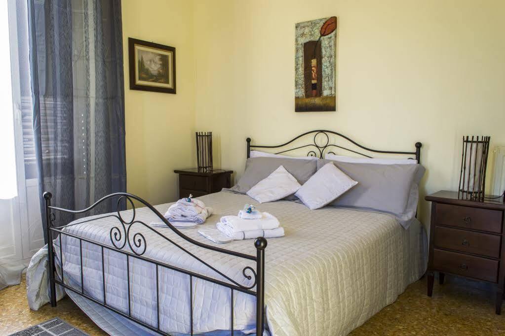 Politeama Square Bed & Breakfast 2*