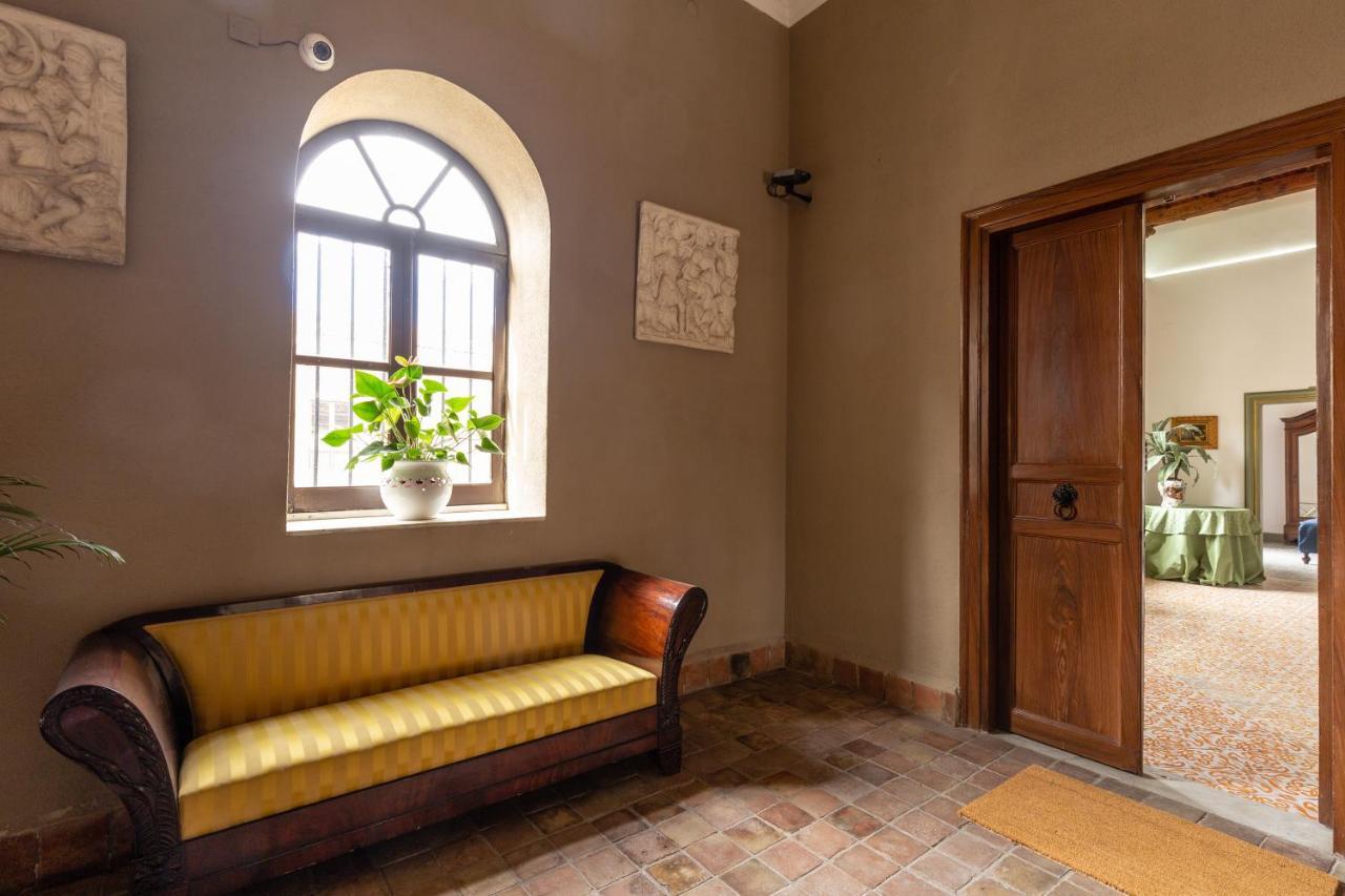 Apartment Ajutamicristo Domus By Domusicily