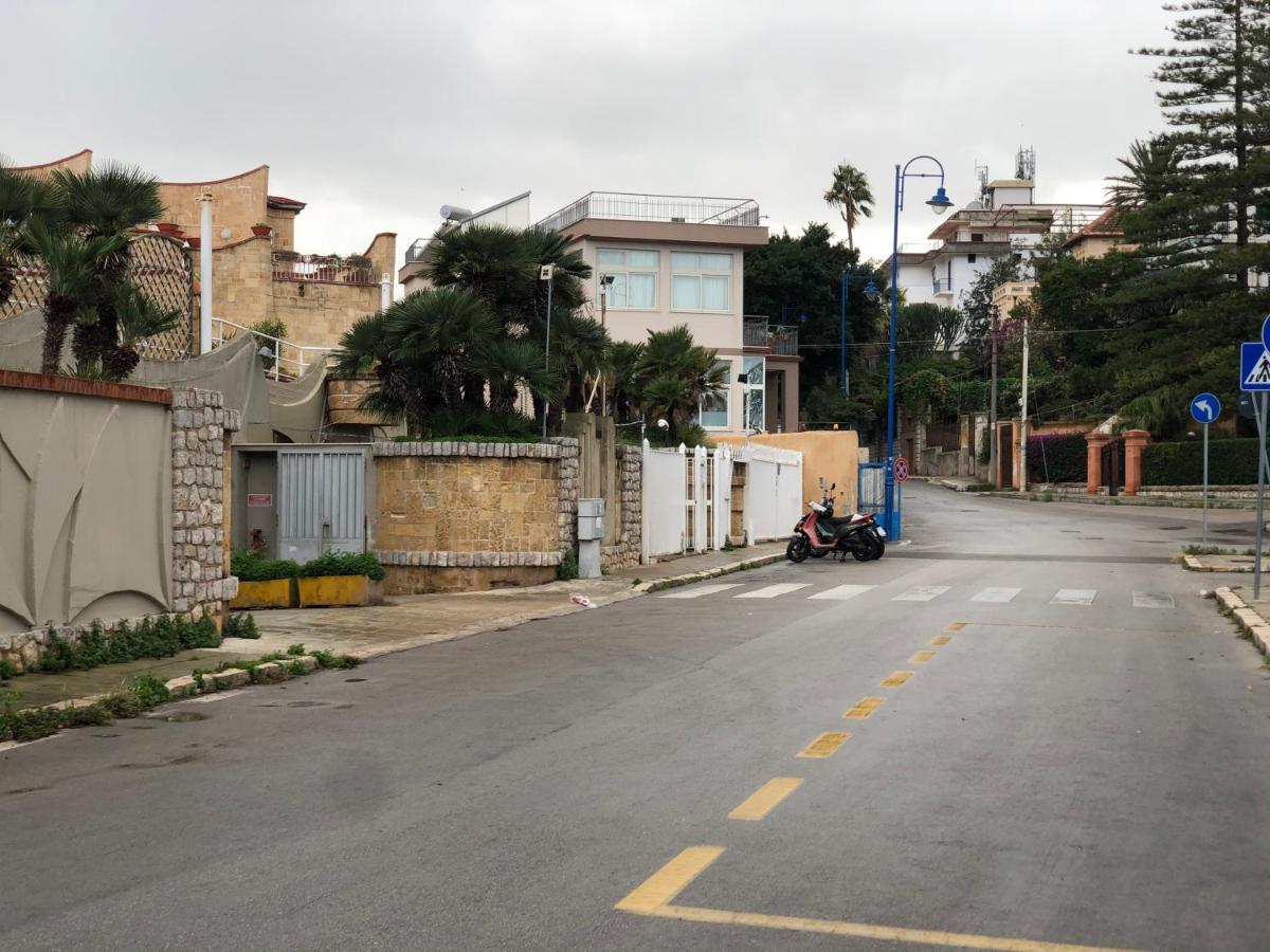 Ashur Apartment