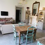 Piazza Marina Chic