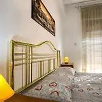 A Casa Di Fra\'