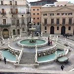 Teatro Apartments Giardino Inglese