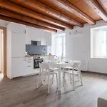 Palermo Blu - Palazzo Del Buon Pastore
