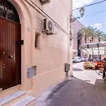 Arianna\'S House Historical Market