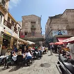Apartment By The Market