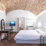 Calderai 82 Suites 1 E 2