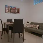 Ideisini\'S Apartment