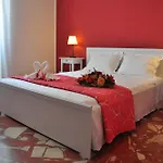 B&T Holiday House